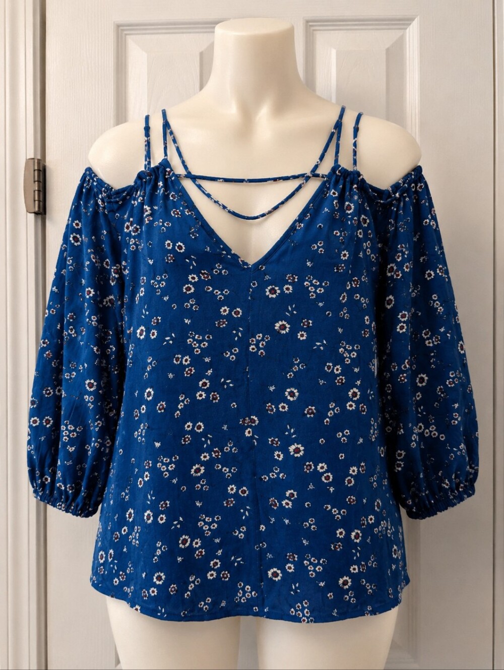 Crescent Blue Floral Cold Shoulder Blouse Small Strappy V-Neck 3/4 Sleeve - Picture 1 of 5